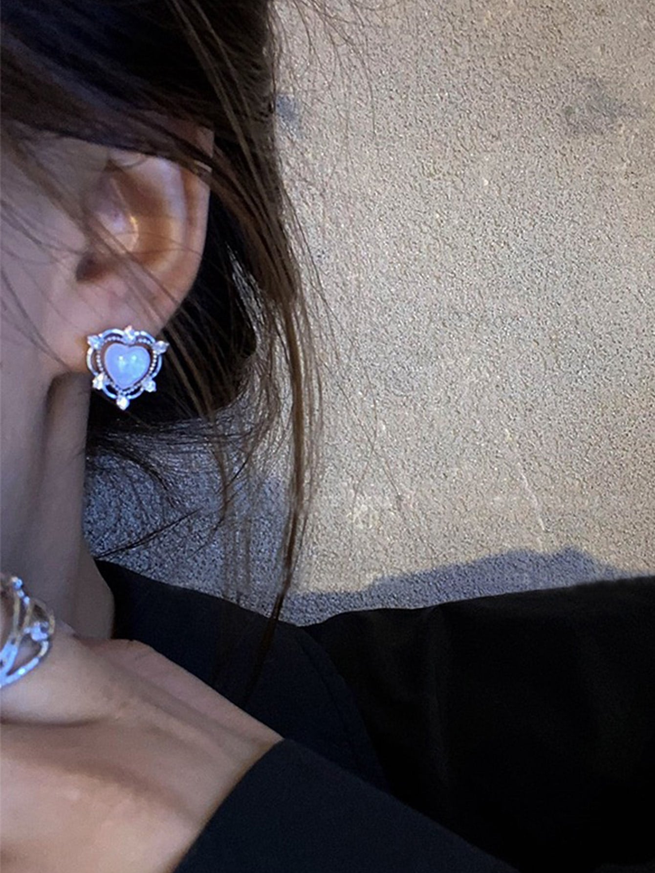 Blussy Rhinestone Decor Heart Stud Earrings