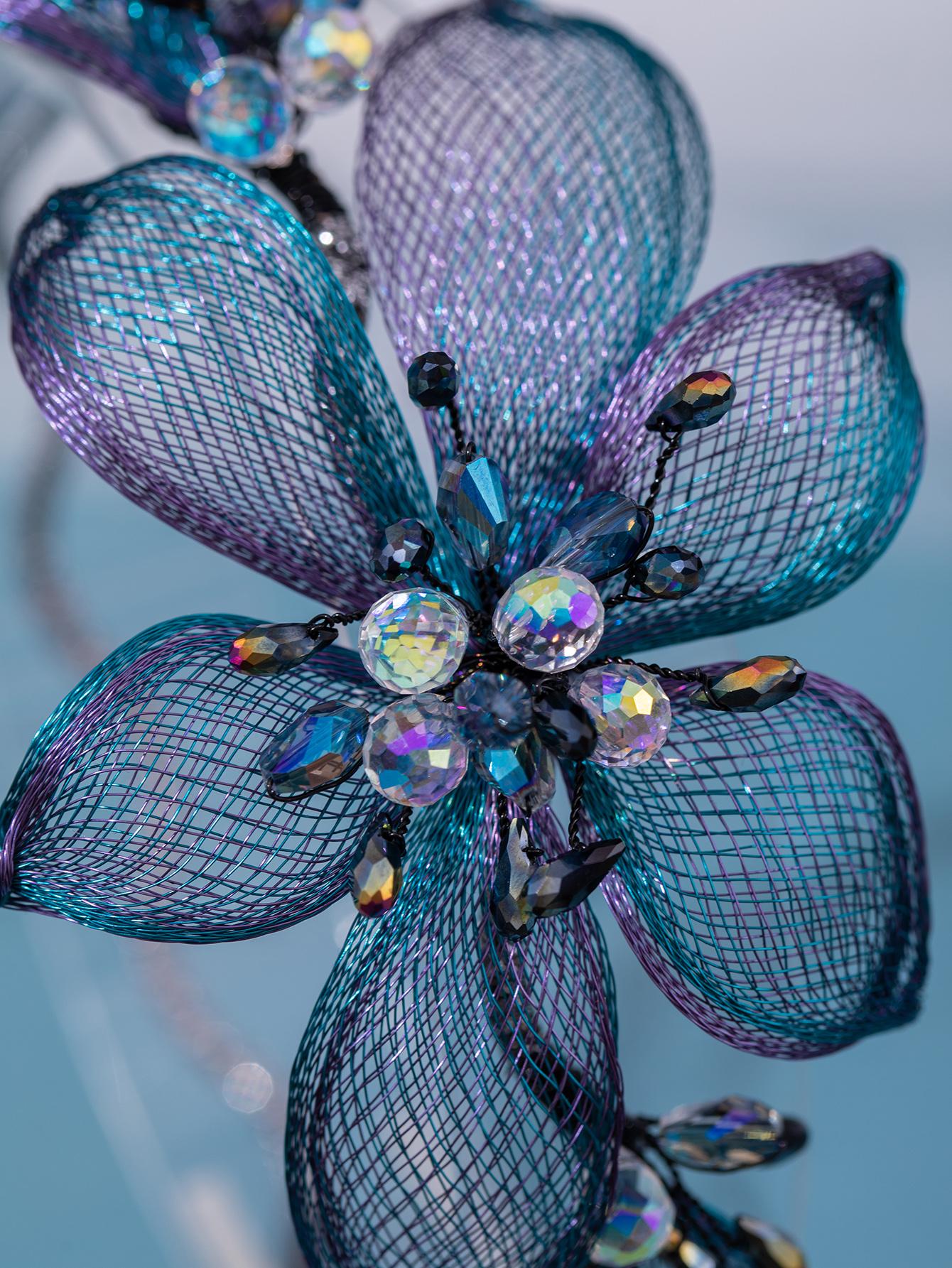 Diadema con diseño ondulado y decoración de flores y diamantes de imitación de Fairycore