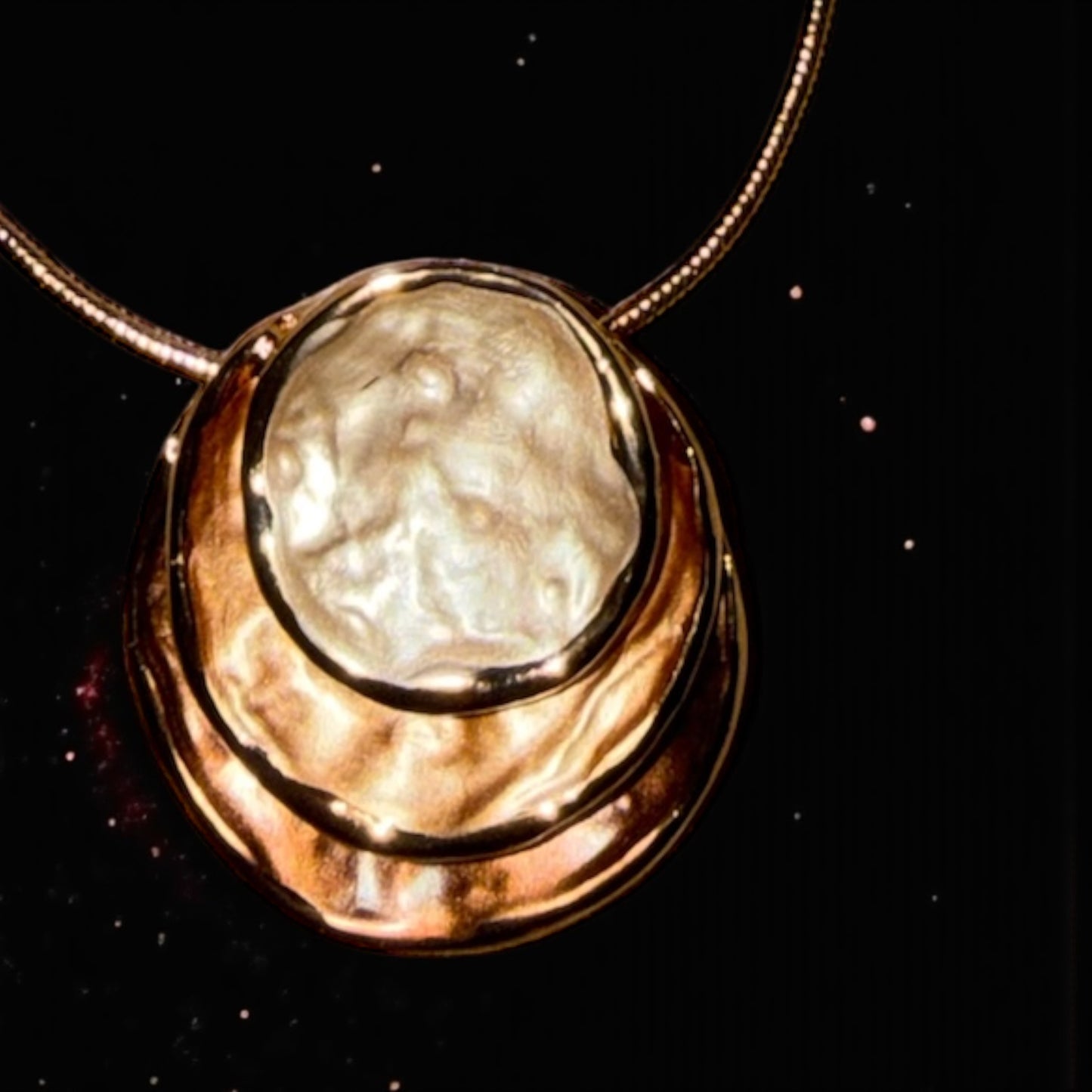 Pearly Shine Necklace