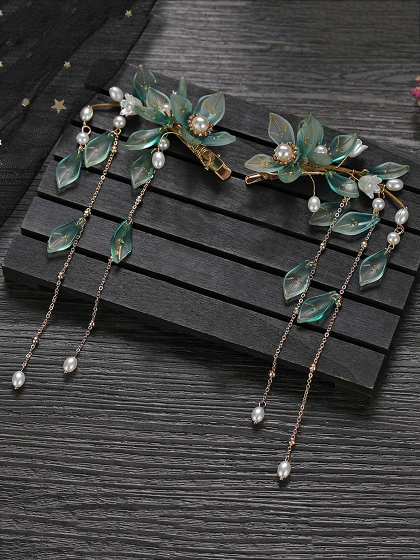 Fairycore - Pinza para el pelo con decoración de flores y perlas artificiales, 2 piezas