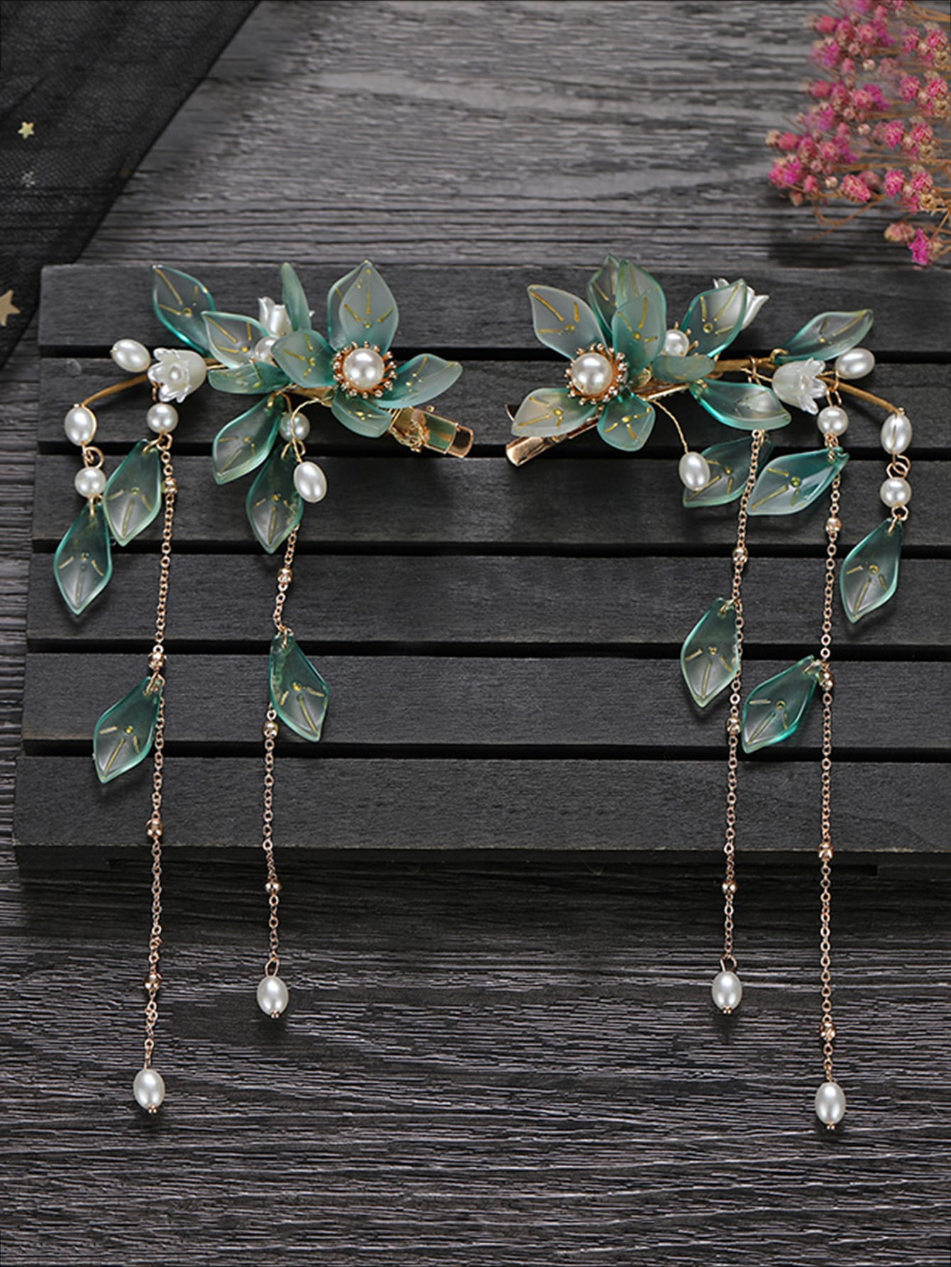 Fairycore - Pinza para el pelo con decoración de flores y perlas artificiales, 2 piezas